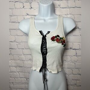 Daytona 96’ lace up crop top with rose decor